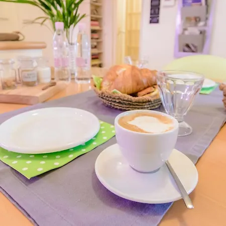 Sweethome Apartment *